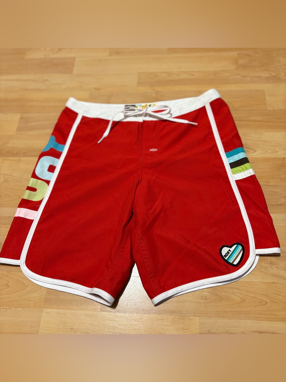 Vintage Y2K Roxy white and red board shorts Size 3
